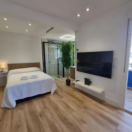 Precioso En El Centro Con Terraza Torremolinos